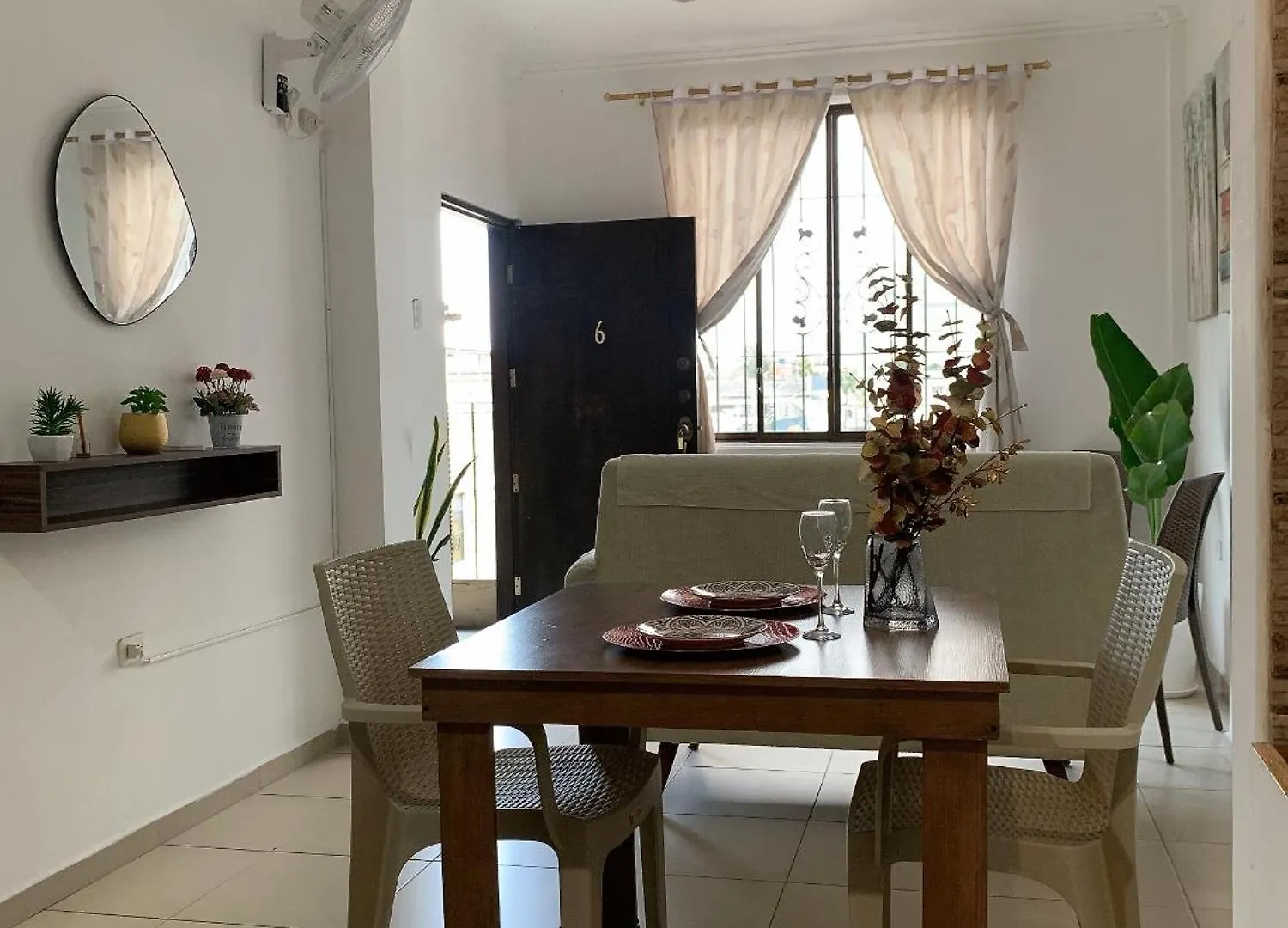Los Soles Suite Mall Del Sol Guayaquil Airport Ecuador
