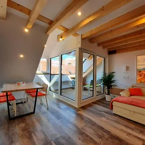 https://under-the-castle-apartments.hotels-in-ljubljana.com